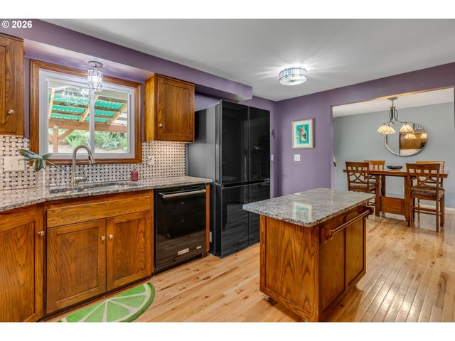 1930 Sw WILLOW Pkwy, Gresham, OR 97080