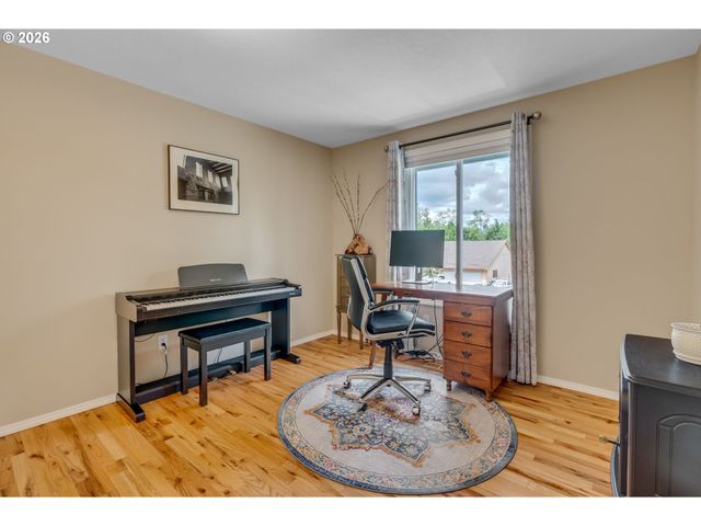 1930 Sw WILLOW Pkwy, Gresham, OR 97080