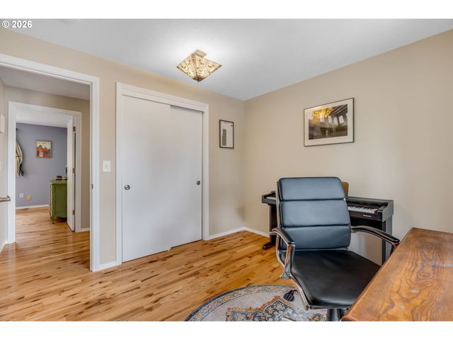 1930 Sw WILLOW Pkwy, Gresham, OR 97080