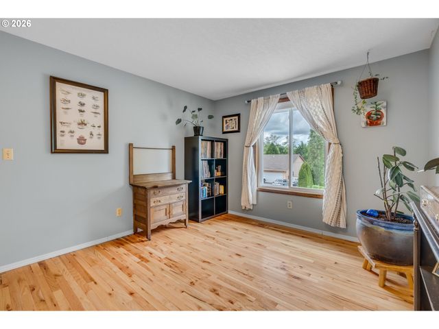 1930 Sw WILLOW Pkwy, Gresham, OR 97080