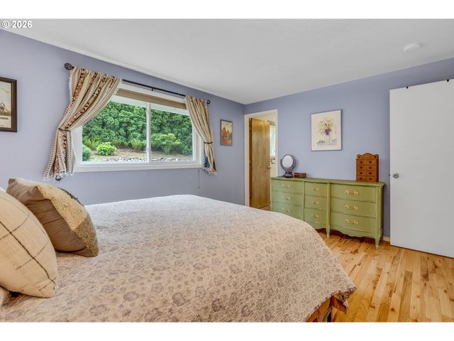 1930 Sw WILLOW Pkwy, Gresham, OR 97080