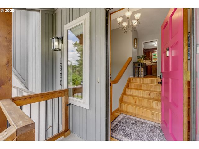 1930 Sw WILLOW Pkwy, Gresham, OR 97080