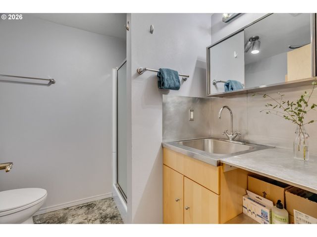 1930 Sw WILLOW Pkwy, Gresham, OR 97080