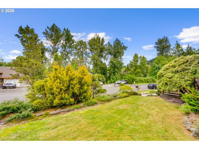 1930 Sw WILLOW Pkwy, Gresham, OR 97080