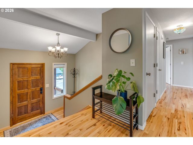 1930 Sw WILLOW Pkwy, Gresham, OR 97080