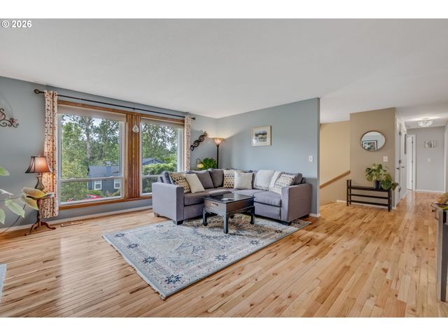 1930 Sw WILLOW Pkwy, Gresham, OR 97080