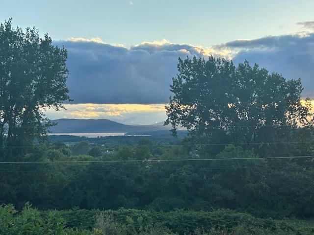 27 Inn Rd Apt 3, Charlotte, VT 05445
