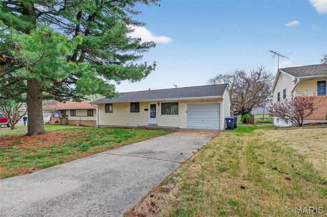 880 Tyson Drive, Florissant, MO 63031