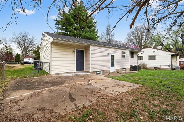 880 Tyson Drive, Florissant, MO 63031