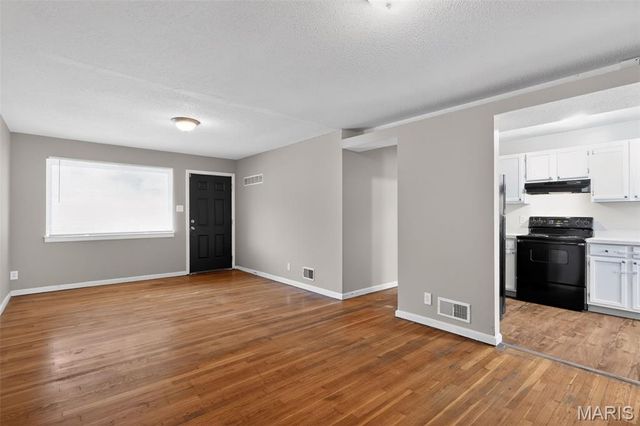 880 Tyson Drive, Florissant, MO 63031