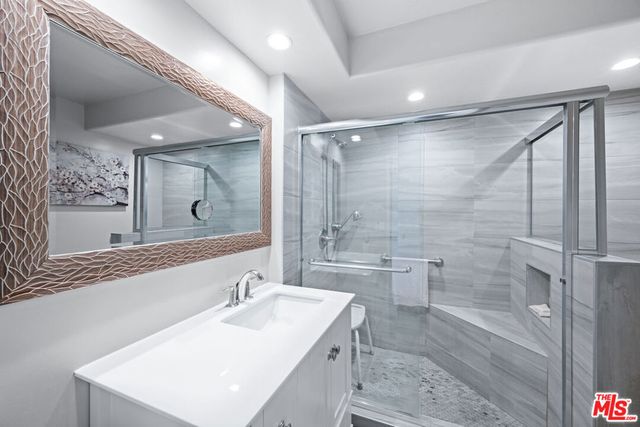 100 S Doheny Drive 512, Los Angeles, CA 90048