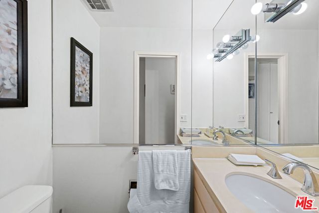 100 S Doheny Drive 512, Los Angeles, CA 90048