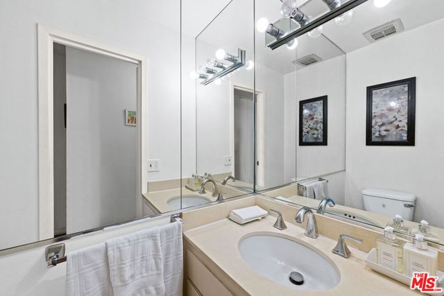 100 S Doheny Drive 512, Los Angeles, CA 90048