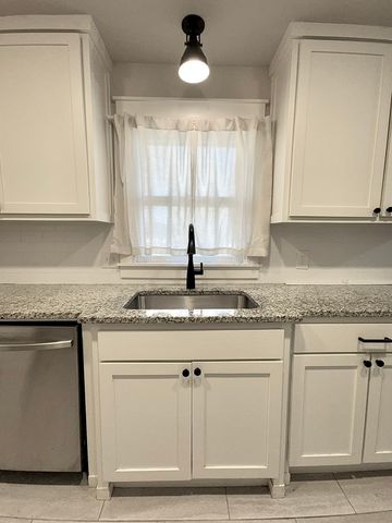 112 Savannah Street, Waxahachie, TX 75165