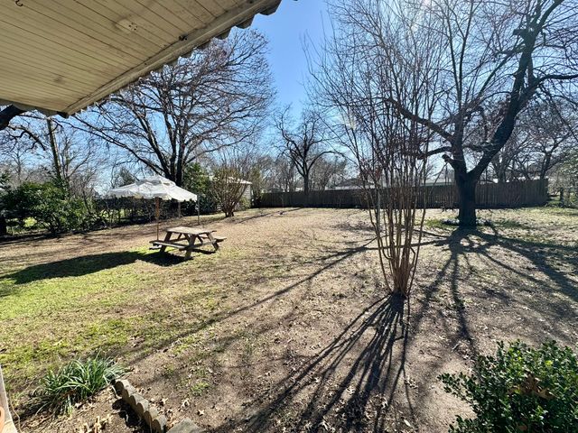 112 Savannah Street, Waxahachie, TX 75165