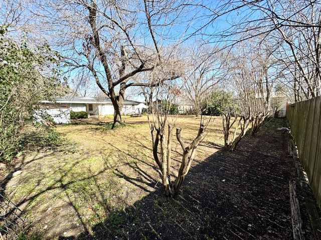 112 Savannah Street, Waxahachie, TX 75165