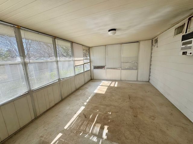 112 Savannah Street, Waxahachie, TX 75165