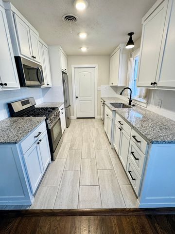 112 Savannah Street, Waxahachie, TX 75165