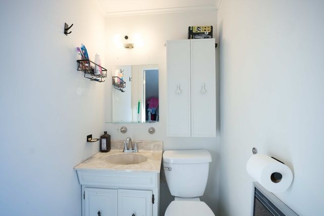 99 Clover St, Worcester, MA 01603