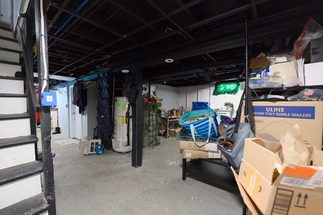 99 Clover St, Worcester, MA 01603