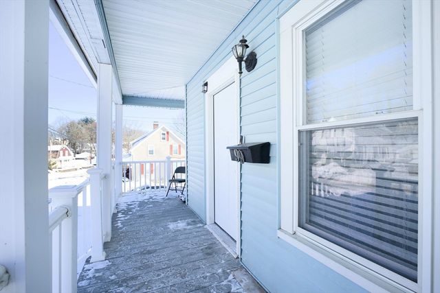 99 Clover St, Worcester, MA 01603