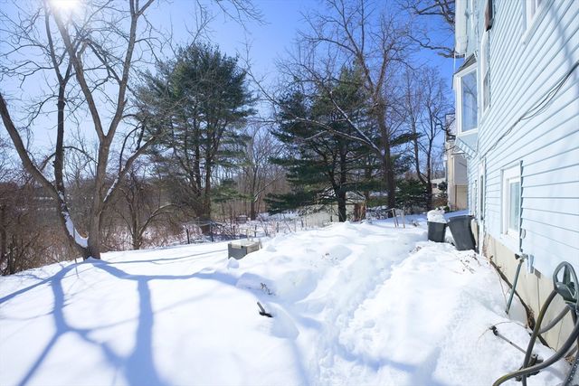 99 Clover St, Worcester, MA 01603