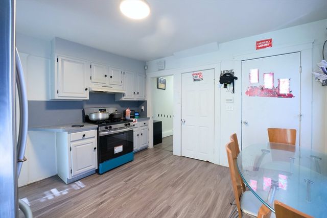 99 Clover St, Worcester, MA 01603