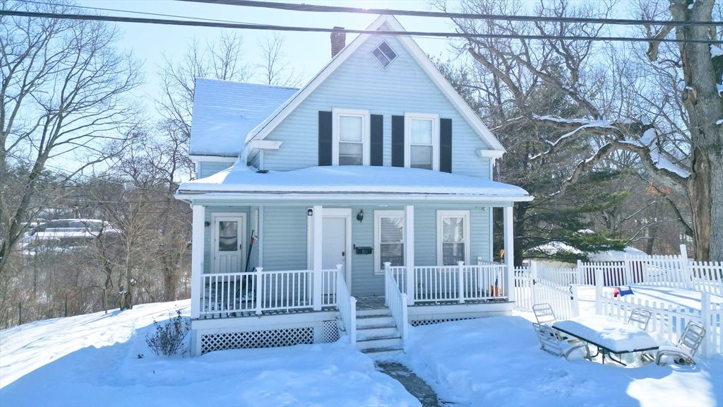 99 Clover St, Worcester, MA 01603