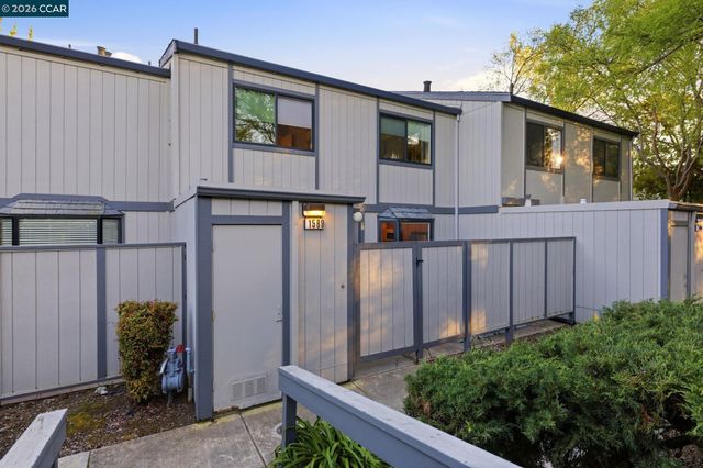 1589 Ashwood Dr., Martinez, CA 94553