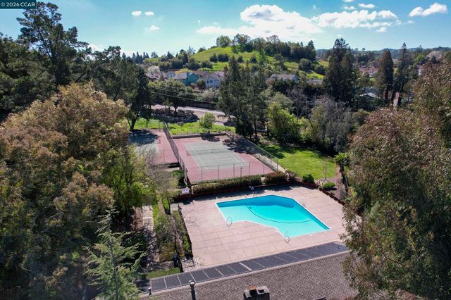 1589 Ashwood Dr., Martinez, CA 94553