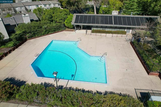 1589 Ashwood Dr., Martinez, CA 94553