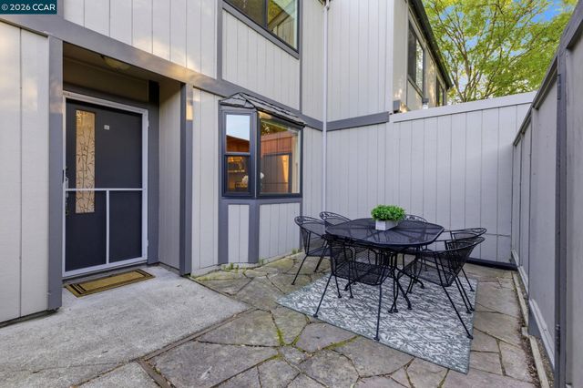 1589 Ashwood Dr., Martinez, CA 94553