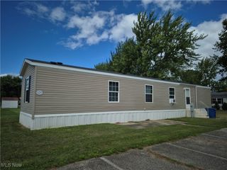 125 Cedar Brook Drive, Elyria, OH 44035