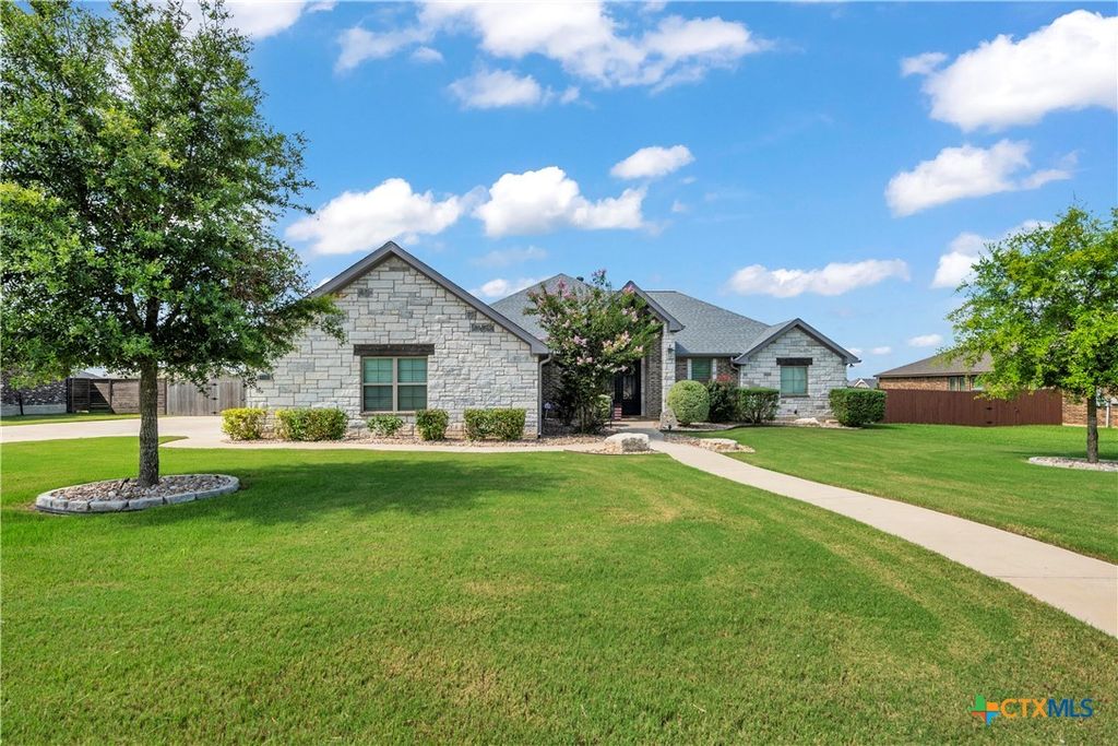 8219 Collins Creek Drive, Salado, TX 76571