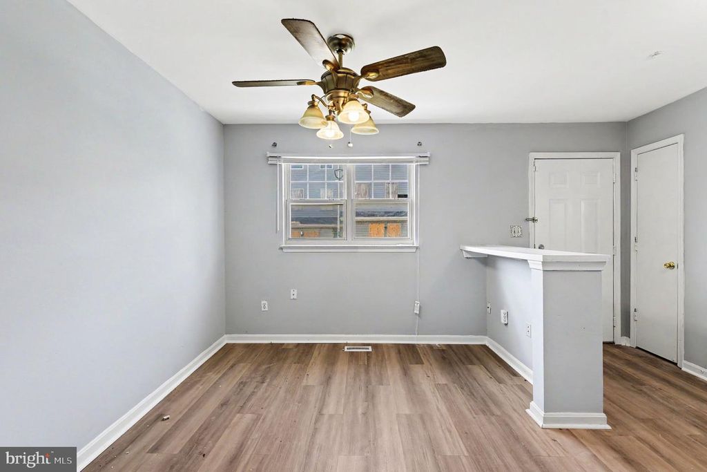 Image 12 of property listing at 725 W CHERRY BLOSSOM WAY, Baltimore, MD 21201