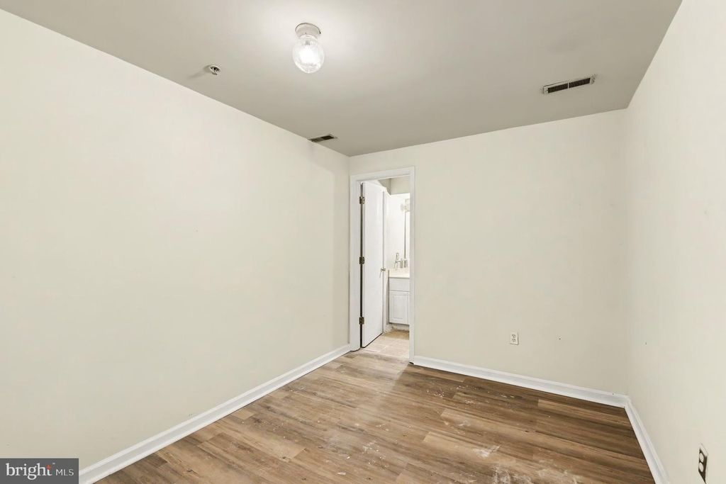 Image 25 of property listing at 725 W CHERRY BLOSSOM WAY, Baltimore, MD 21201