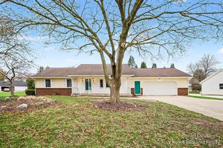 8825 Cottonwood Drive, Jenison, MI 49428