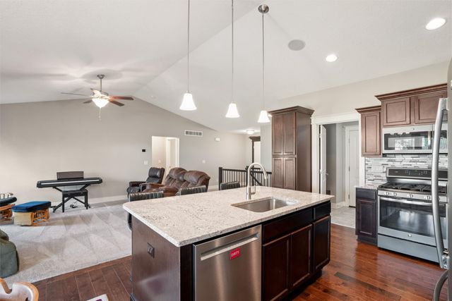 720 Timberview Drive, Adel, IA 50003