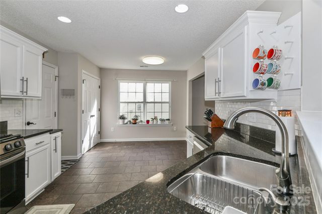 8815 Laurel Run Drive, Charlotte, NC 28269