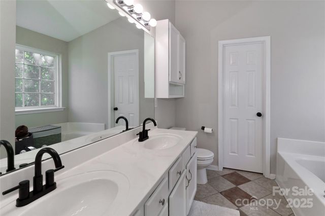 8815 Laurel Run Drive, Charlotte, NC 28269