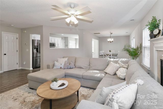 8815 Laurel Run Drive, Charlotte, NC 28269