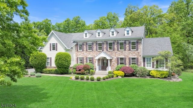 28 Arbor Rd, North Caldwell Boro, NJ 07006