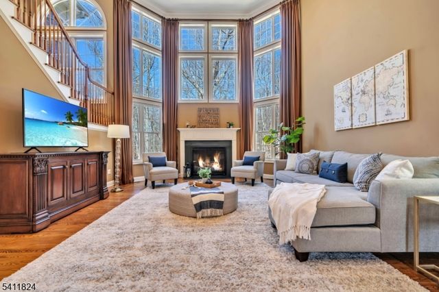 28 Arbor Rd, North Caldwell Boro, NJ 07006