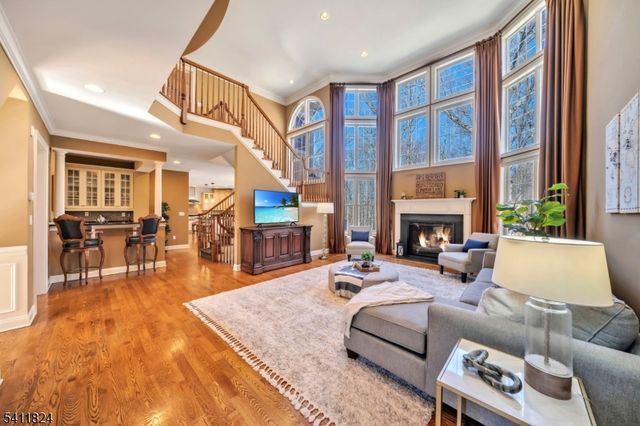 28 Arbor Rd, North Caldwell Boro, NJ 07006