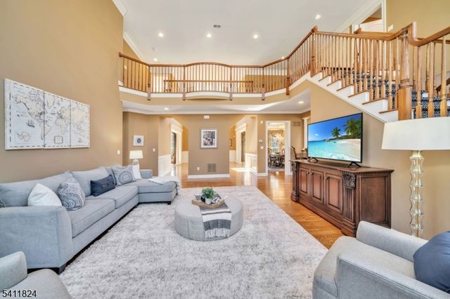 28 Arbor Rd, North Caldwell Boro, NJ 07006