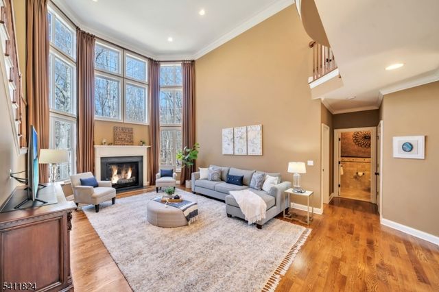 28 Arbor Rd, North Caldwell Boro, NJ 07006