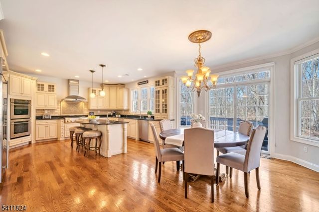 28 Arbor Rd, North Caldwell Boro, NJ 07006