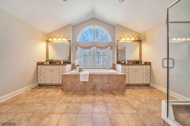 28 Arbor Rd, North Caldwell Boro, NJ 07006