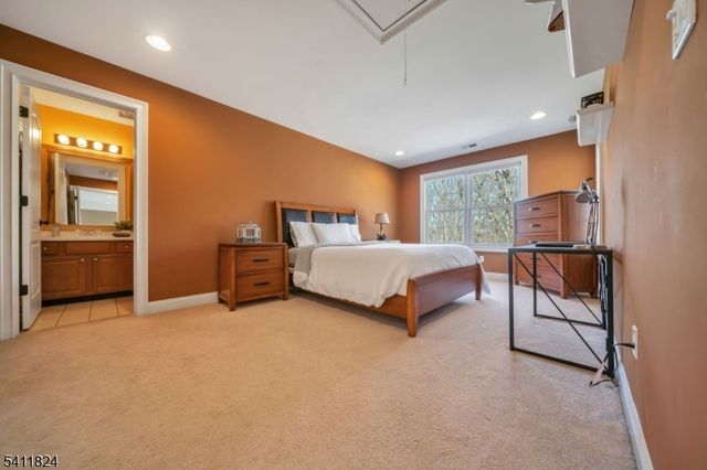 28 Arbor Rd, North Caldwell Boro, NJ 07006