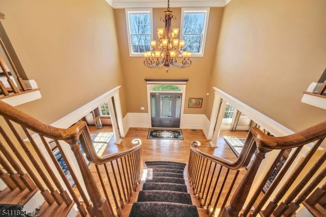 28 Arbor Rd, North Caldwell Boro, NJ 07006